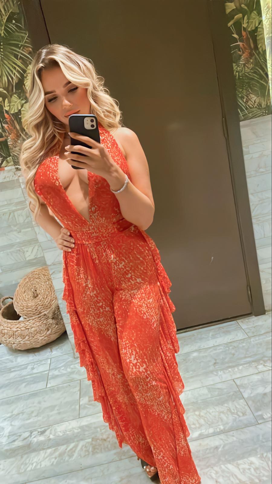 Escort - JULIA - Ibiza Tops